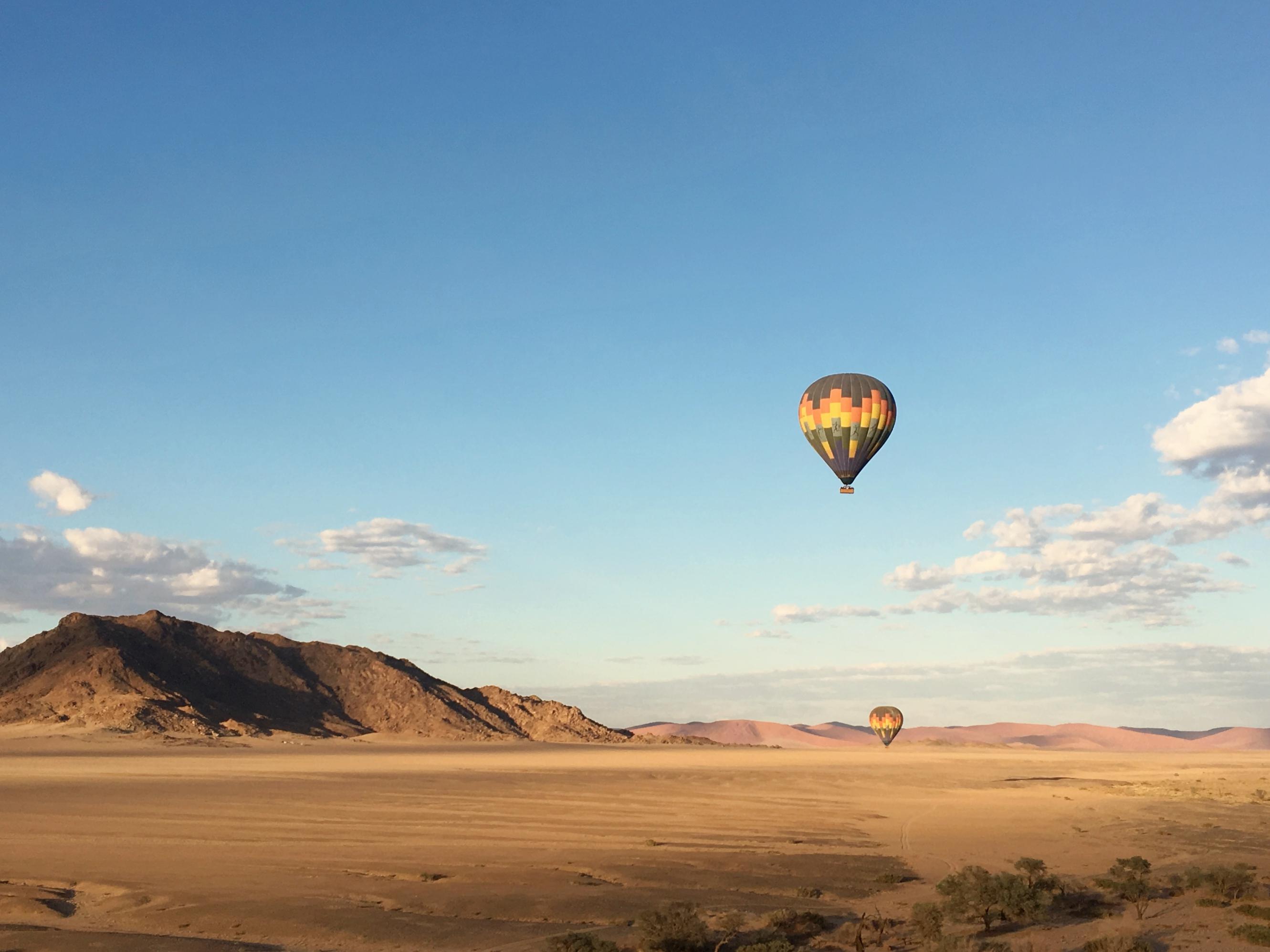 Survoler le désert du Namib en montgolfière…